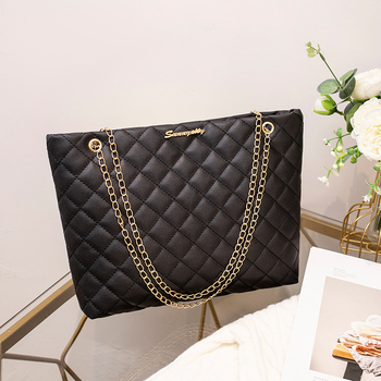 PU medžiagos bucket stiliaus rankinė, magnetinis užsegimas, vidinės kišenės su užtrauktuku ir kišenė nešiojamam kompiuteriui, viena peties dirželė