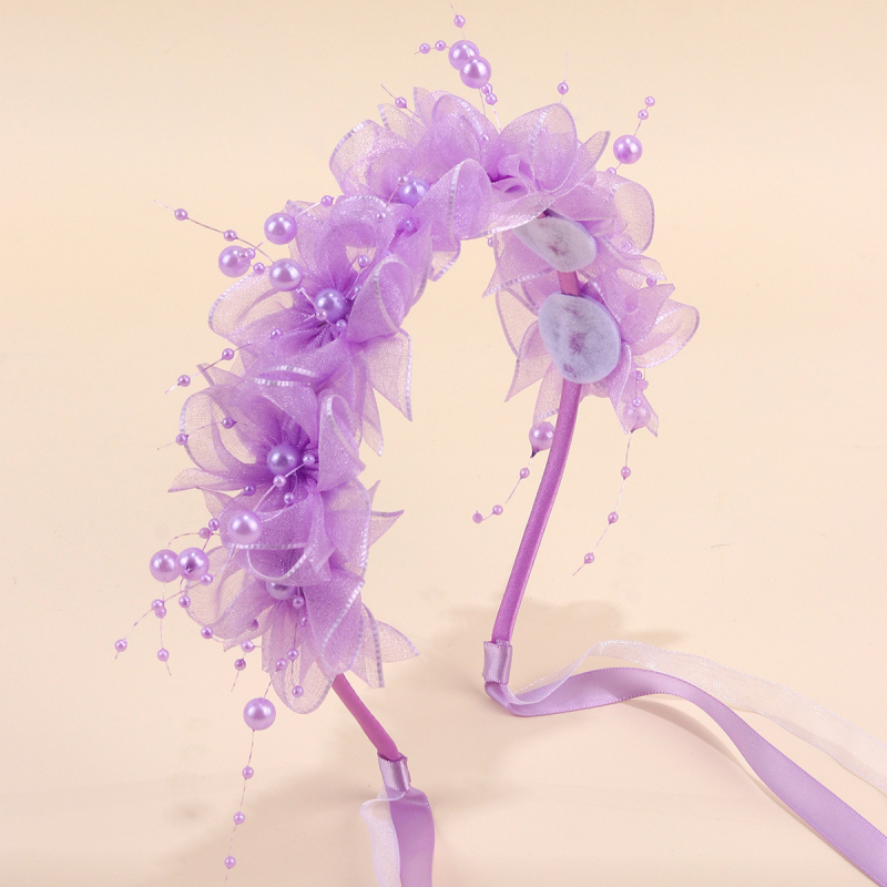 Dječji dodatak za kosu: cvjetni vijenci na traci, ručno izrađeno od tkanine.