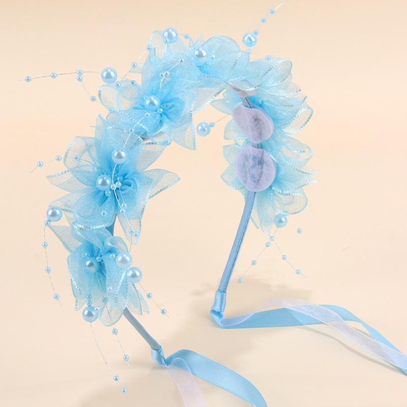 Dječji dodatak za kosu: cvjetni vijenci na traci, ručno izrađeno od tkanine.