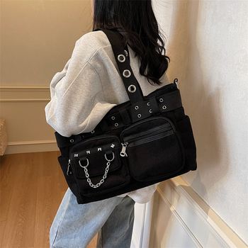 Ženska crossbody torba s velikim kapacitetom — flanel materijal, podstava od poliestera, horizontalni kvadratni oblik, zatvaranje zipom, unutarnji džepovi za telefon i ID, unutarnji džep s patch, tri naramenice