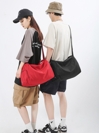 Sportinė kuprinė sportui ir jogai — itin lengva, atspari vandeniui, atspari dilimui, sausas-mitrus atskyrimas, didelė talpa