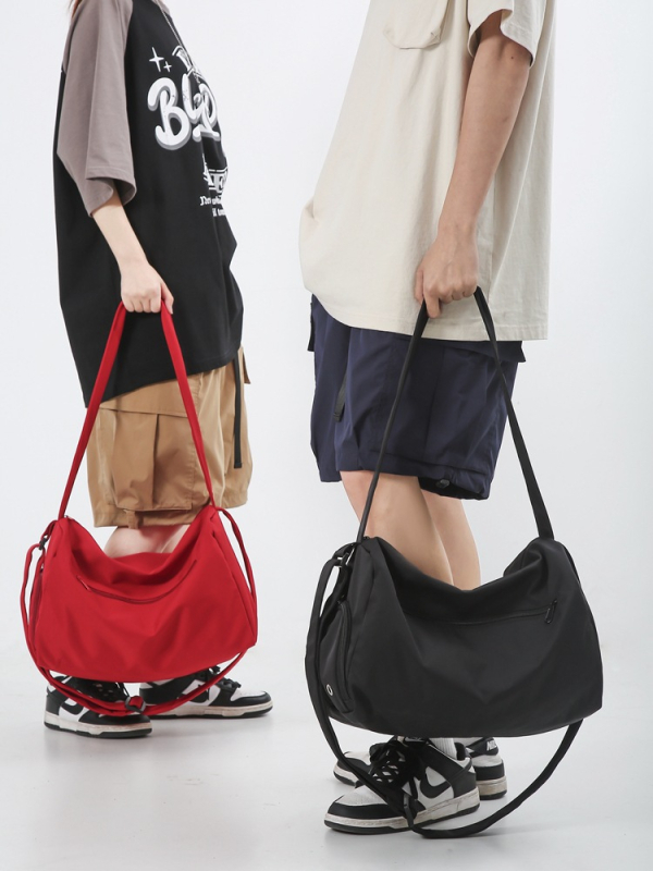 Sportinė kuprinė sportui ir jogai — itin lengva, atspari vandeniui, atspari dilimui, sausas-mitrus atskyrimas, didelė talpa