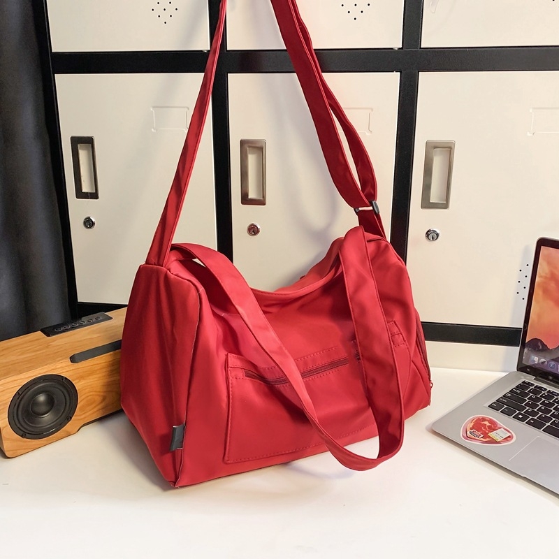 Sportinė kuprinė sportui ir jogai — itin lengva, atspari vandeniui, atspari dilimui, sausas-mitrus atskyrimas, didelė talpa