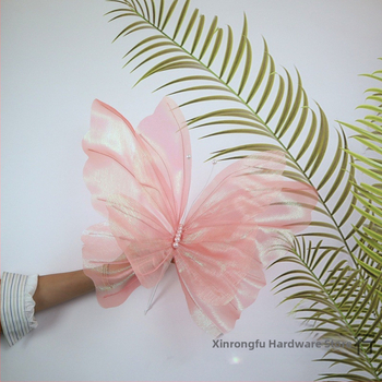 Rankų darbo lauko fotografijos rekvizitas iš šilko gėlių ir tinklo gėlių, vestuvių dekoracija su drugeliais