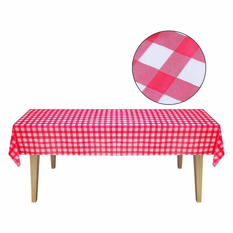 Vienkartinė staltiesė iš PE plastiko, languotas raštas, stačiakampė forma, storis 0,04, logotipo spauda