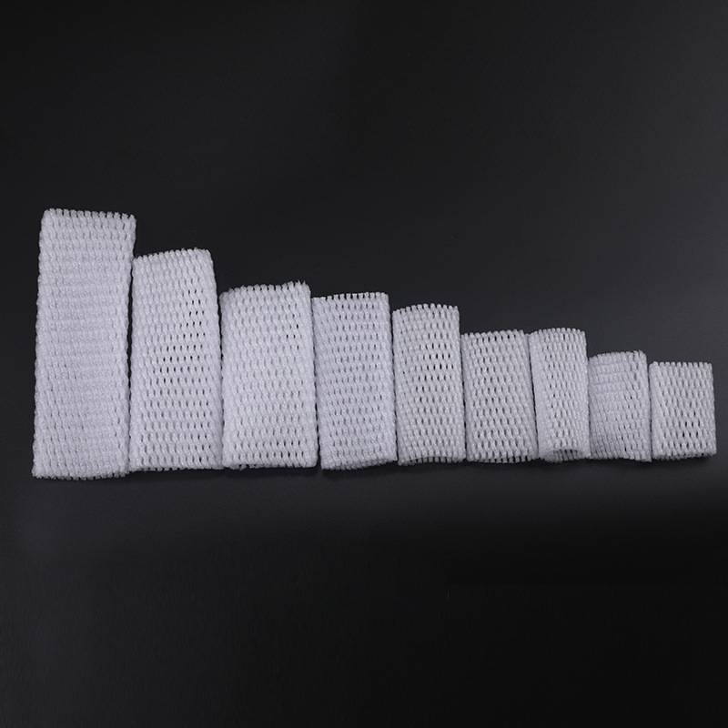Shunte plastmasas izšūta soma ar pastiprinātu aizsargvāci, putu režģi un triecienizturīgu iepakojuma režģi augļiem