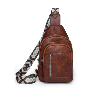 PU anyagú keresztpántos táska, háromdimenziós külső, cipzáras zárás, poliészter bélés, belső mobiltelefon-zseb (Anyag: PU; Külső: háromdimenziós táska; Zárás: cipzár; Belső bélés: poliészter; Belső rekesz: mobiltelefon zseb)