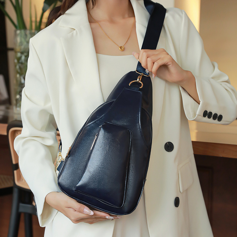 Geantă pentru piept bărbați, stil urban minimalist, material PU, respirabil, căptușeală poliester, Primăvara 2025
