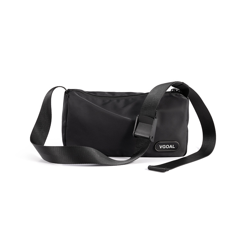 Geantă crossbody, stil unisex, poliester, formă orizontală pătrată, închidere tip capac, geantă cu capac, buzunare interne: buzunar cu fermoar și buzunar pentru telefon