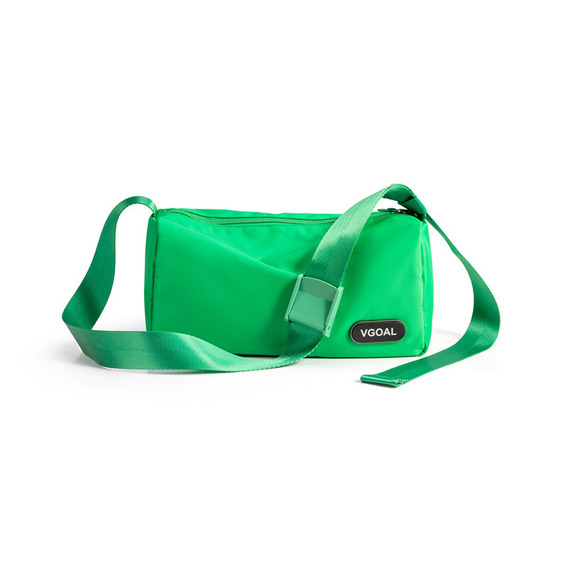 Geantă crossbody, stil unisex, poliester, formă orizontală pătrată, închidere tip capac, geantă cu capac, buzunare interne: buzunar cu fermoar și buzunar pentru telefon