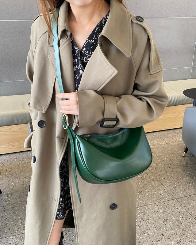 Geantă de damă din piele naturală, formă dumpling, închidere cu fermoar, căptușeală poliester, bretea de umăr simplă