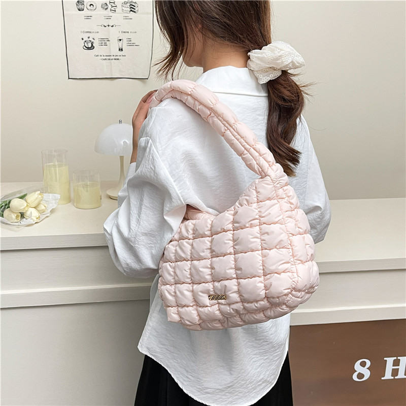 Medvilninė crossbody rankinė, miestiškas minimalistinis stilius, horizontaliai kvadrato forma, užtrauktukas, kišenė telefonui