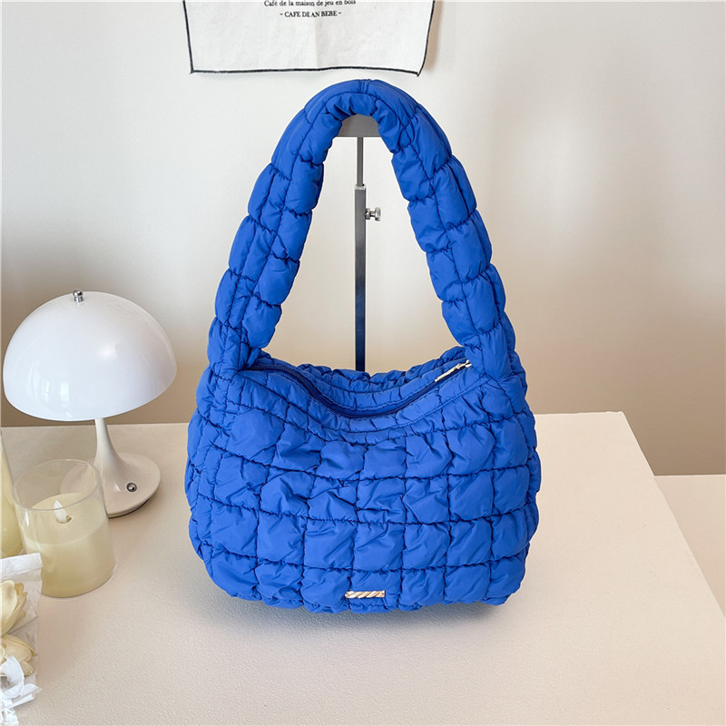 Medvilninė crossbody rankinė, miestiškas minimalistinis stilius, horizontaliai kvadrato forma, užtrauktukas, kišenė telefonui