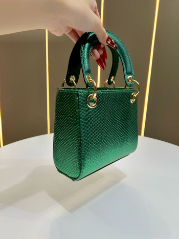 PU anyagú kígyó mintás váll- és crossbody táska, cipzáras zárás, vertikális négyzetes forma