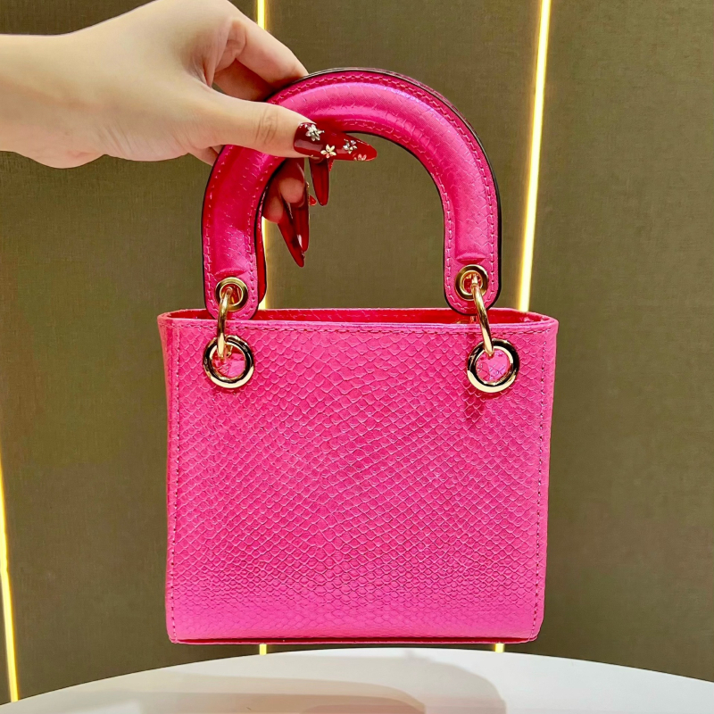 PU anyagú kígyó mintás váll- és crossbody táska, cipzáras zárás, vertikális négyzetes forma