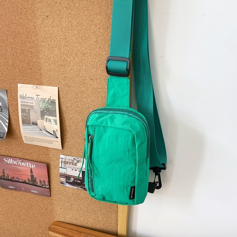 Muška torba za prsa za outdoor putovanja, unisex stil, najlon materijal, prozračna podstava (Materijal: Najlon; Podstava: Poliester; Stil: Unisex; Kategorija: Torba za prsa)
