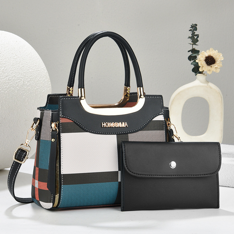 PU moterų rankinė per petį, horizontalaus kvadrato formos, vidutinė talpa, užtrauktukas atidarymas, poliesterio pamušalas, laminuota vidinė kišenė su užtrauktuku