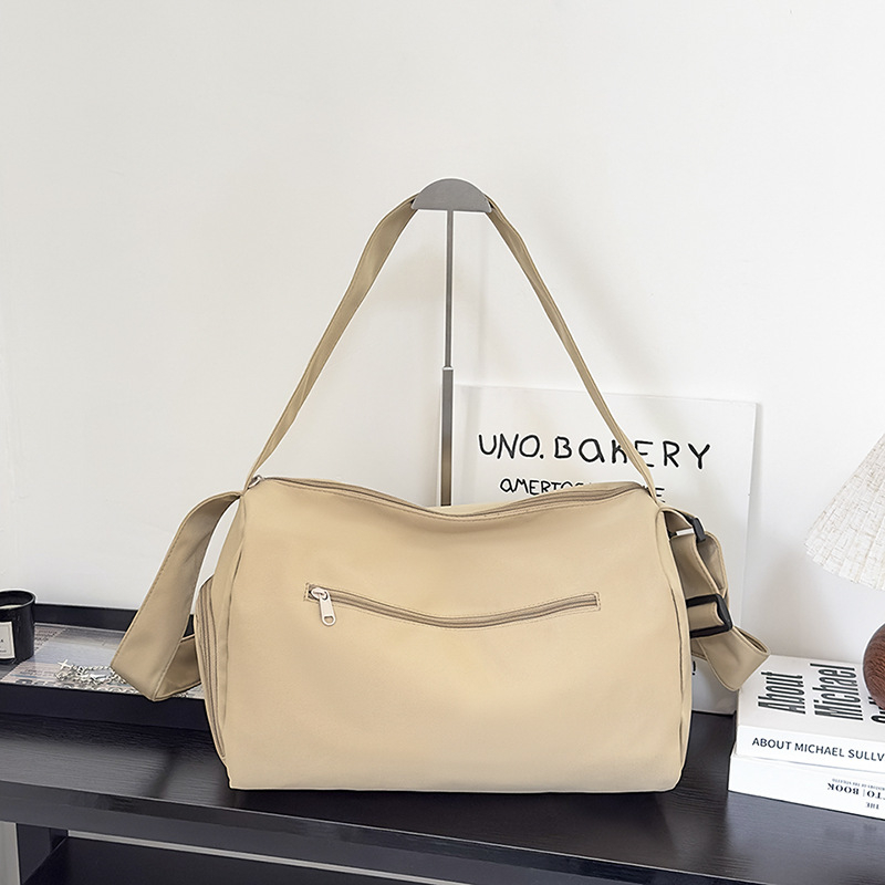 Sport- és jóga táska száraz–nedves elválasztóval, kapacitás 20 L alatt, Oxford anyag