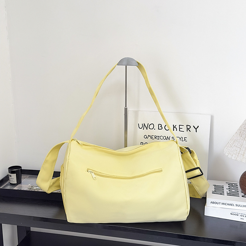 Sport- és jóga táska száraz–nedves elválasztóval, kapacitás 20 L alatt, Oxford anyag