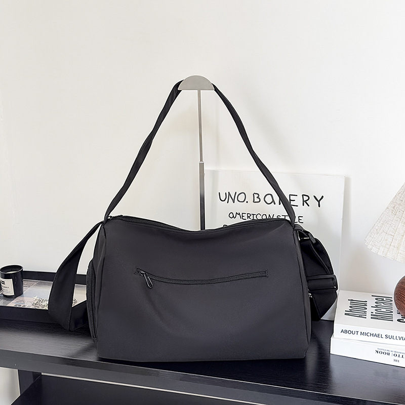 Sport- és jóga táska száraz–nedves elválasztóval, kapacitás 20 L alatt, Oxford anyag