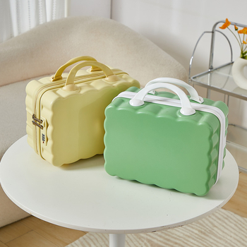 Пътуващ козметичен кейс от ABS+PC, ултралек и водоустойчив, с мокро/сухо разделение и полиестерна облицовка