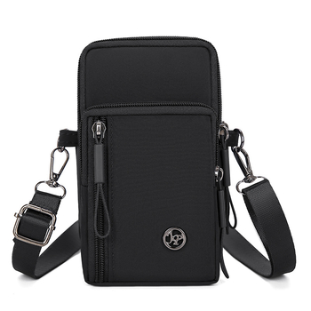 Nylonból készült keresztpántos oldaltáska, függőleges négyzetes alak, cipzár, poliészter bélés, telefon zseb, egy vállpánt, tavasz 2025