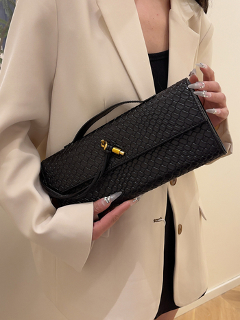 Чанта за през рамо тип багует с текстуриран ретро PU, хоризонтална квадратна форма, затваряне с капак, вътрешен джоб за мобилен телефон, пролет 2025