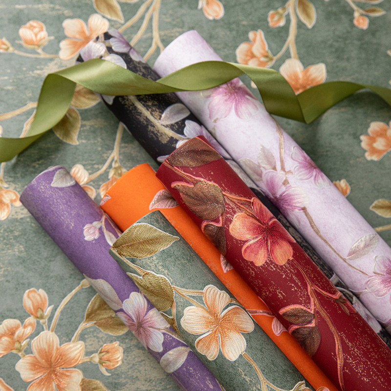 Опаковъчна хартия за подаръци с релефни флорални мотиви в ретро стил, специална хартия; толеранс ±2 см; подаръчна опаковка