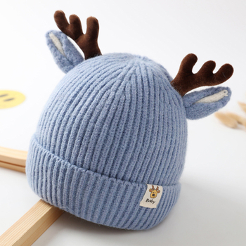 Бебешка плетена шапка - топла и ветроустойчива; куполна корона и козирка; сладък стил за пролет и есен