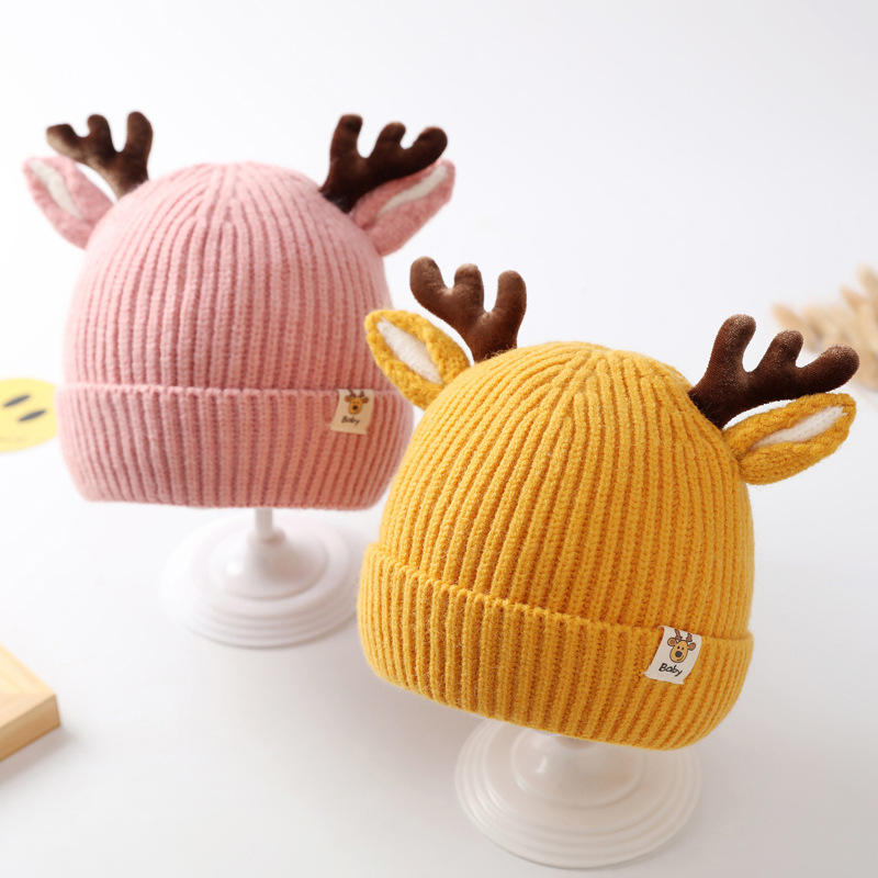 Бебешка плетена шапка - топла и ветроустойчива; куполна корона и козирка; сладък стил за пролет и есен