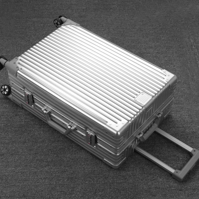 Valiză de călătorie complet din aluminiu pentru afaceri, corp din aliaj aluminiu-magneziu, încuciătoare TSA, roți universale, design dreptunghiular