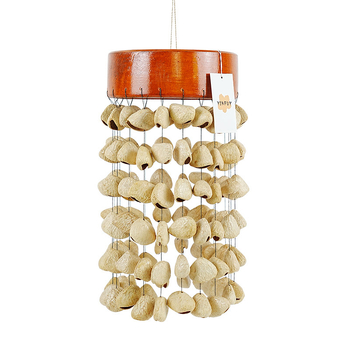 Κρεμαστό από πεύκο με χειροκαμπάνα και καμπάνα ανέμου, μοντέρνος μινιμαλισμός