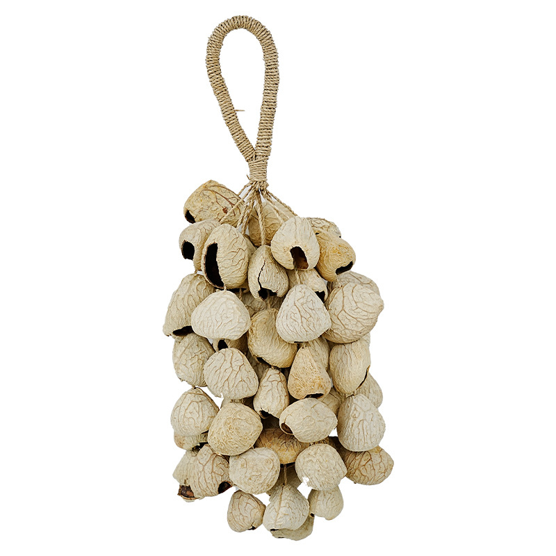 Fenyőfa medál kézi haranggal és szélcsengővel, modern minimalista stílus