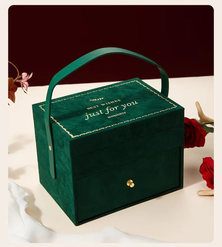 Двуслойна кутия с огледало от велур за сватбен подарък – кутия за грим и бижута с подаръчна опаковка