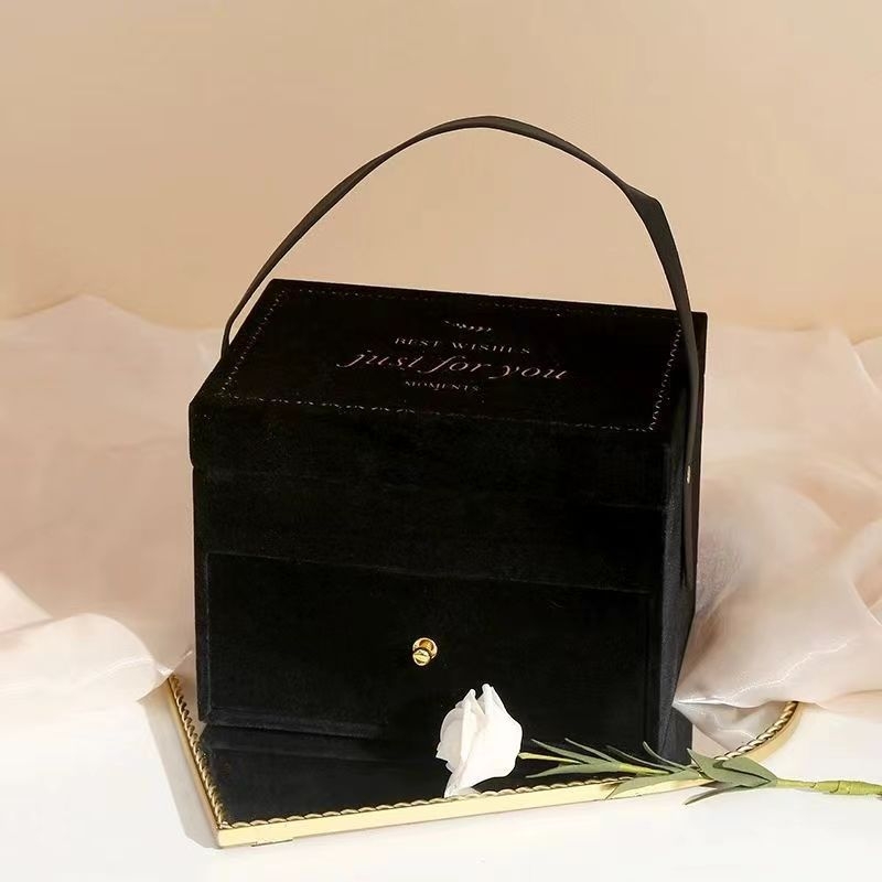 Двуслойна кутия с огледало от велур за сватбен подарък – кутия за грим и бижута с подаръчна опаковка