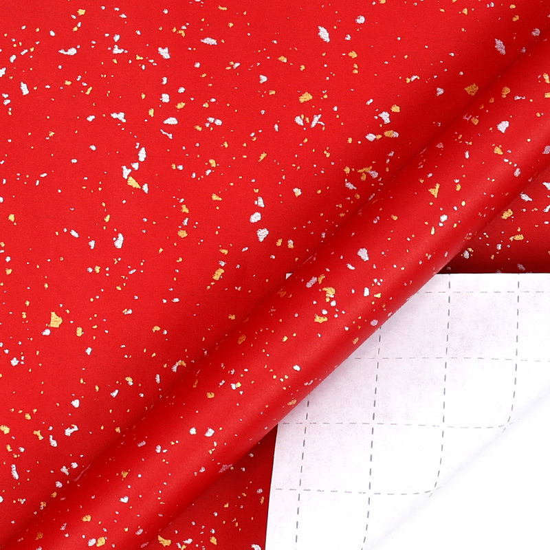 Ajándékcsomagoló papír tekercs, tehénbőr anyag, 80 g, arany díszítés, kézzel rajzolt motívum, születésnapi motívum.