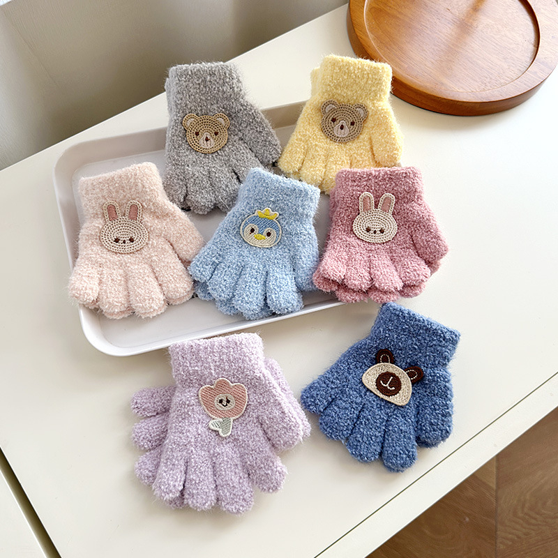 Vaikų veliūrinės pirštinės rudens–žiemos sezonui, unisex, megztos, animacinis meškiuko raštas, amžius 1–3 metai
