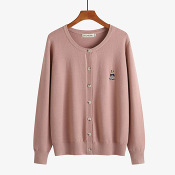 Cardigan tricot cu broderie urs, amestec de bumbac, guler rotund, mâneci lungi, lungime medie 50–65 cm