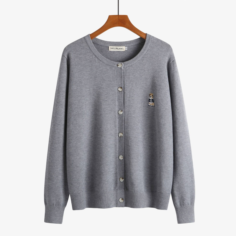 Cardigan tricot cu broderie urs, amestec de bumbac, guler rotund, mâneci lungi, lungime medie 50–65 cm