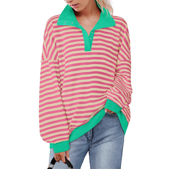 Laza szabású pulóver kerek nyakú, csíkos mintázatú, hosszú ujjú, középméretű hosszúságú