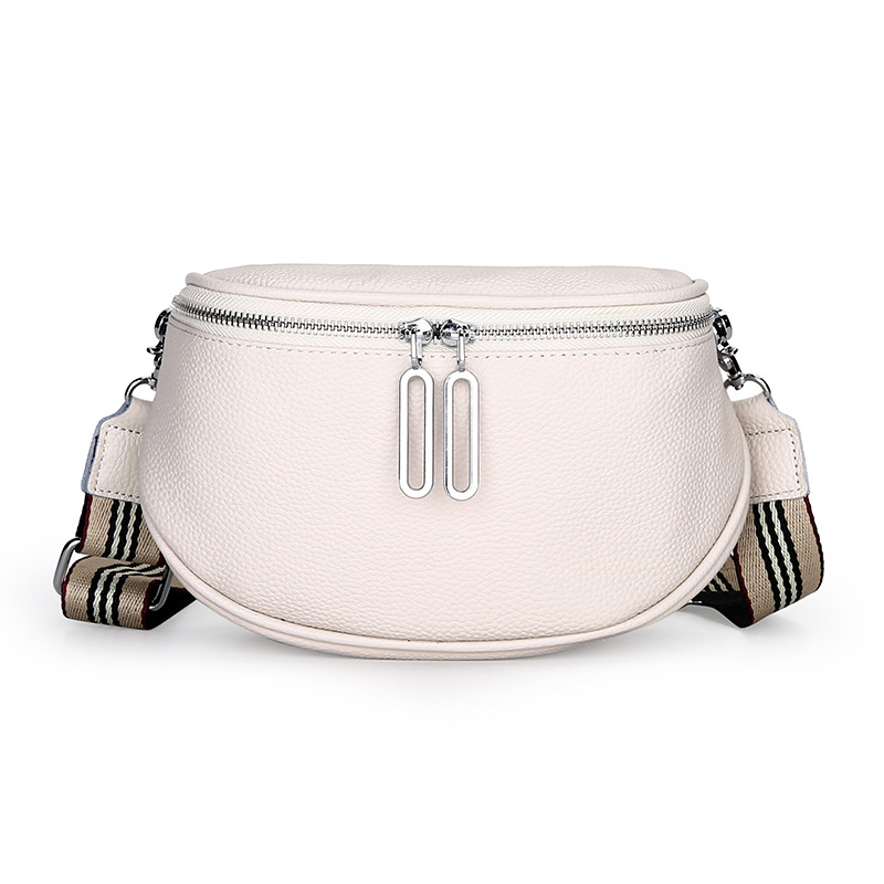 Ženska kožna torba tip sedlo — koža najviše kvalitete, zatvaranje na zip, unutarnji pretinac sa skrivenim zipom i džepom za mobitel, trodimenzionalni vanjski dizajn, podstava od poliestera