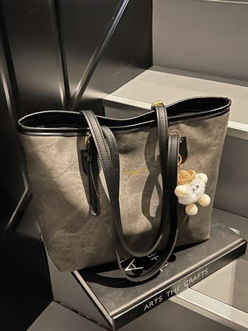 PU Tote чанта с хоризонтална квадратна форма, ципово откриване, подплата от полиестер