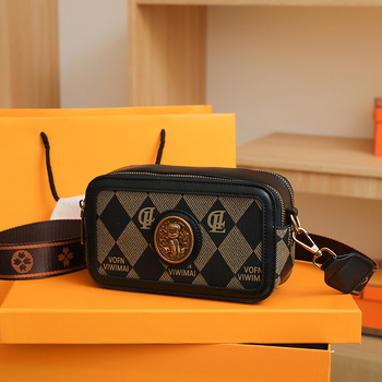 Uniszex poliészter táska PU béléssel, horizontális négyzet alakú forma, crossbody stílus, széles vállpánt, telefonzseb