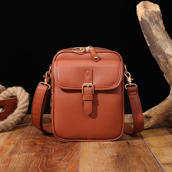 Unisex crossbody torba od PU, vertikalno kvadratnog oblika, zatvarač, unutarnji pretinci za telefon i identifikacijsku karticu s tajnim pretincem