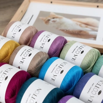 Nr.6 nėrinių siūlai – šilko, medvilnės ir vilnos mišinys; rankų darbas/DIY; odai švelni; anti-pilling