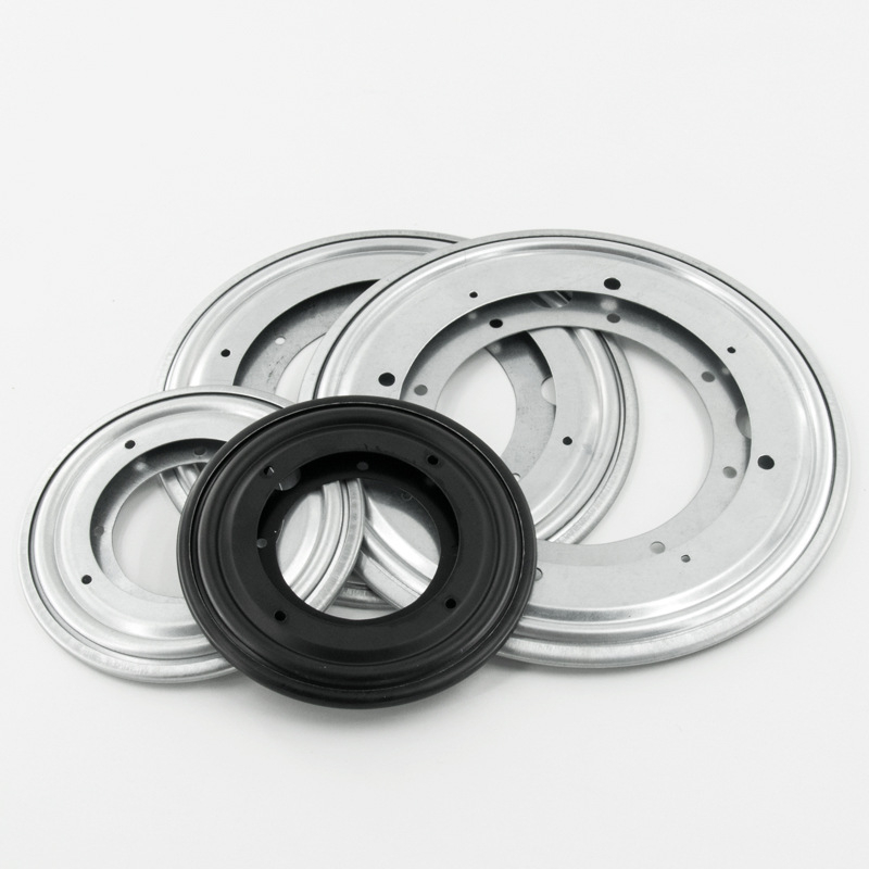 Üreges forgó bemutató bázis bútorokhoz (székek, asztalok, vitrinek és könyvespolcok) – anyag: A3 acéllemez; gyártási eljárás: fémstancolás; stílus: modern minimál