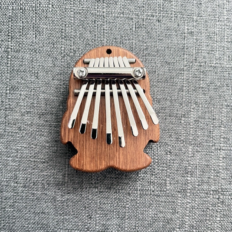 Sarah καλίμπα 8 τόνων – συμπαγές φορητό μουσικό όργανο με χαρτονένιο κουτί, κορδόνι με χάντρες και μεταλλική αλυσίδα