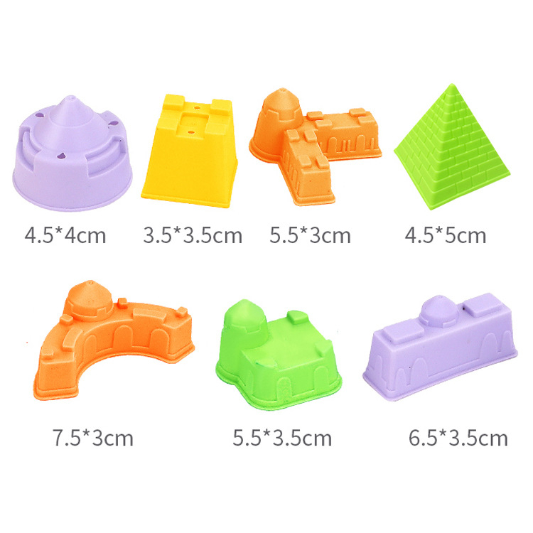 Paplūdimių smėlio žaidimų komplektas su sulankstomu kibiru, kastuvu ir smėlio laikrodžio priedais – iš plastiko, vaikams 4–6 metų