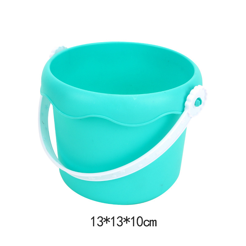 Paplūdimių smėlio žaidimų komplektas su sulankstomu kibiru, kastuvu ir smėlio laikrodžio priedais – iš plastiko, vaikams 4–6 metų