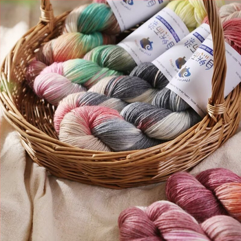 Dopamine rokas krāsots vilnas diegs, 100 g, bez pūšanas, silts, sarullēts diegs, Good Color zīmols